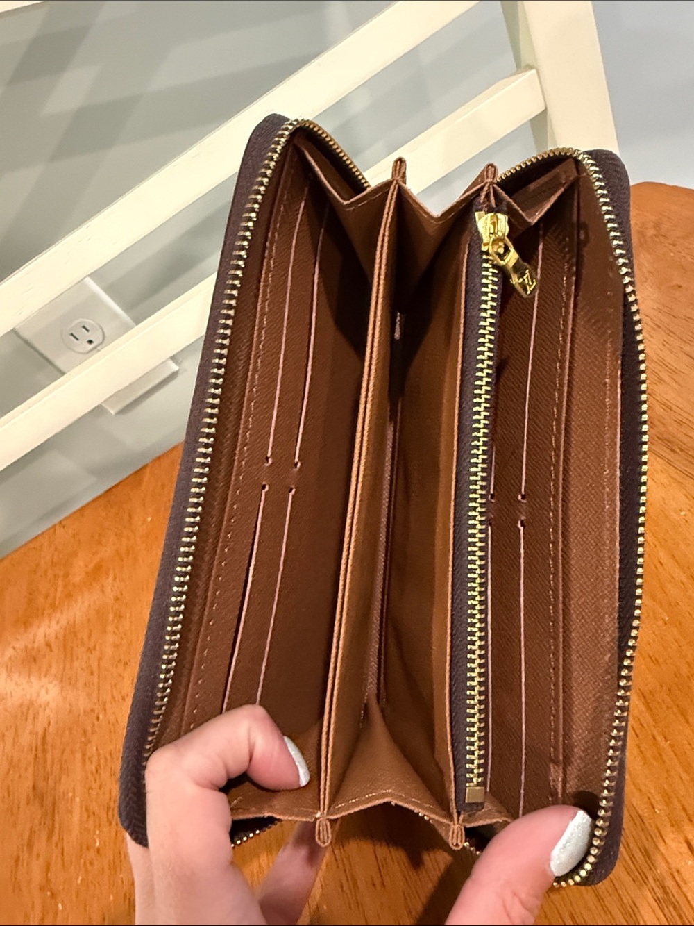 Louis Vuitton Zip-Around Wallet in Brown Monogram - Picture 3 of 4